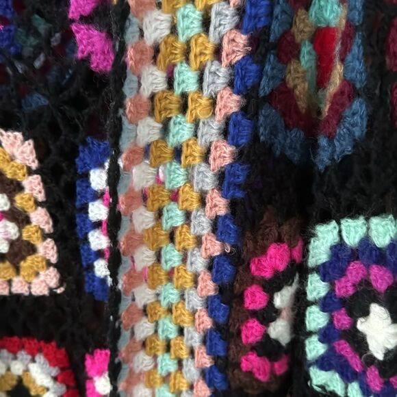 SAACHI Hooded Square Crochet Ruana - Picture 7 of 9